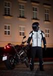 Modeka fényvisszaverő motoros kabát képe